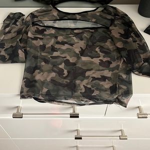 Super sexy cut out sheer army camo crop top 💞